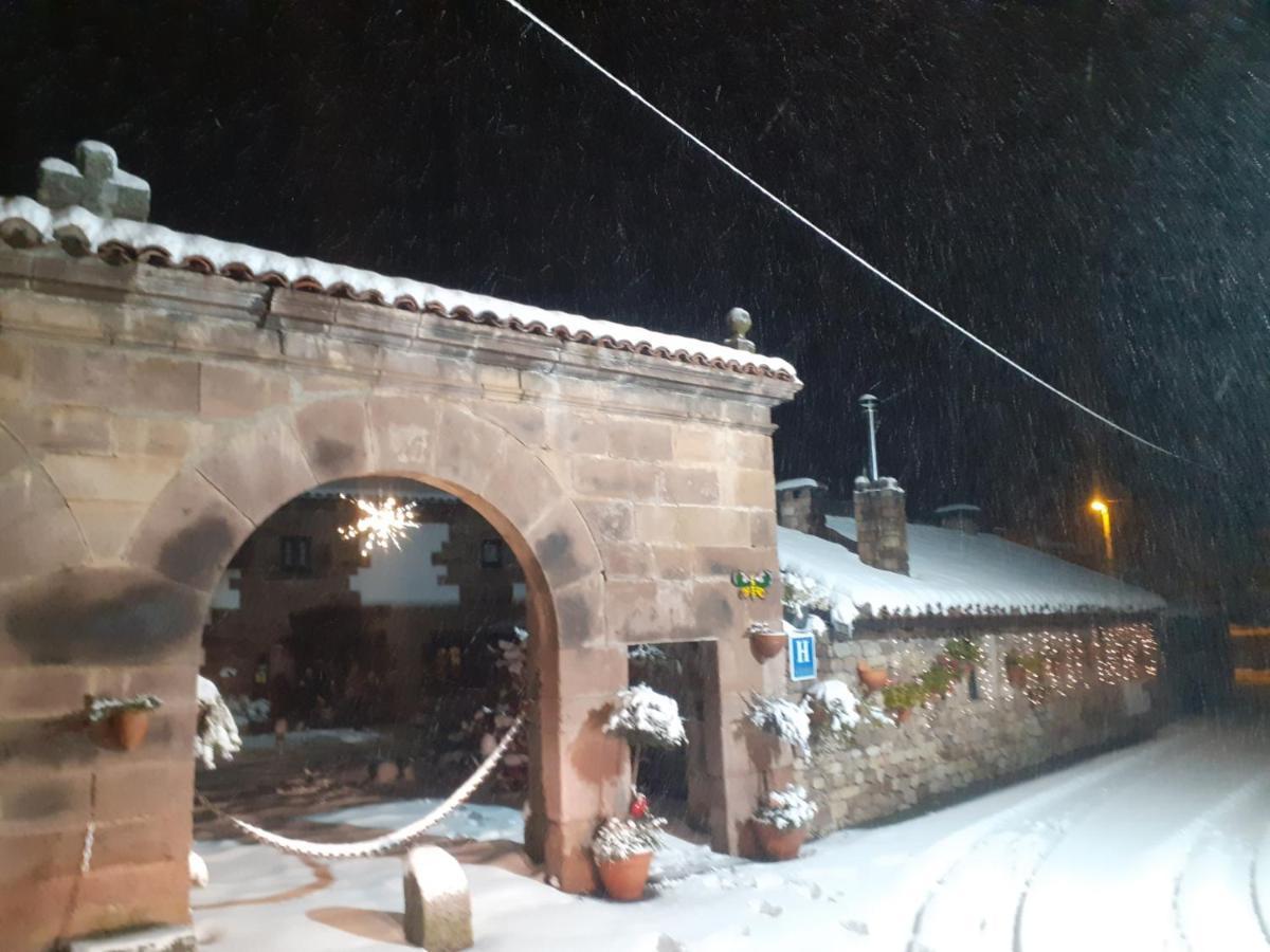 Hotel La Casona De Barrio, Alto Campoo Barrio  Exterior foto